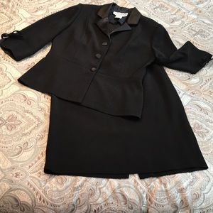 Jessica Howard Black “Tuxedo” Suit Sz 8